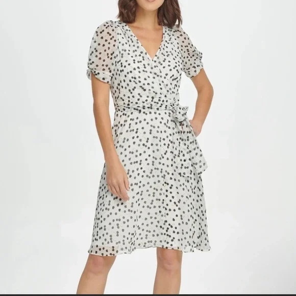 Dkny | Dresses | Dkny Knot Puff Sleeve Vneck Fit Flare Dress White |  Poshmark